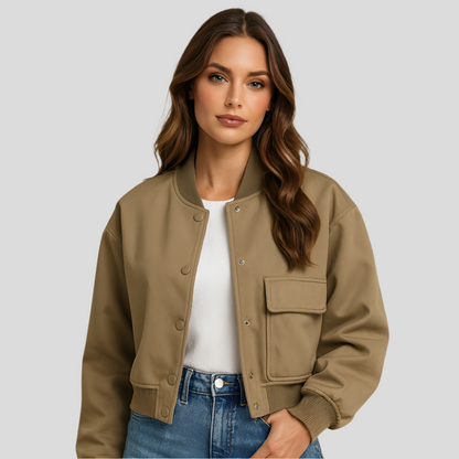 Kort pilotjakke til kvinder - lommer med klap - trykknaplukning
